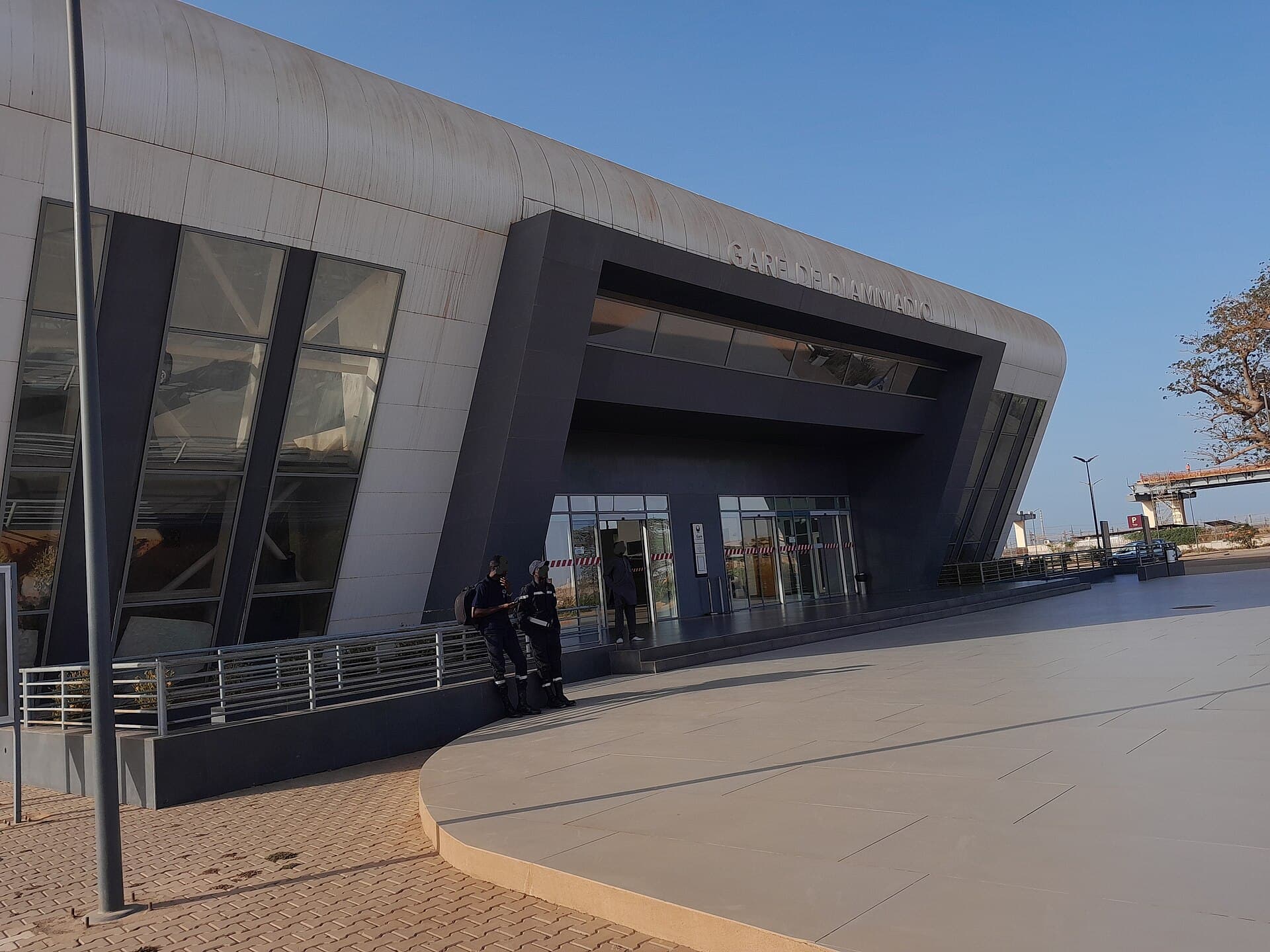 Gare TER de Diamniadio — symbole de la modernisation sénégalaise
